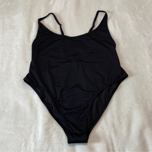 SKIMS Scoop Neck OnePiece Swimsuit 3X - Picture 4 of 16